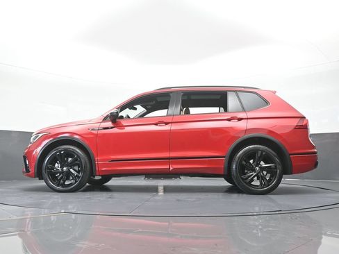 Used 2024 Volkswagen Tiguan SE R-Line FWD image 62
