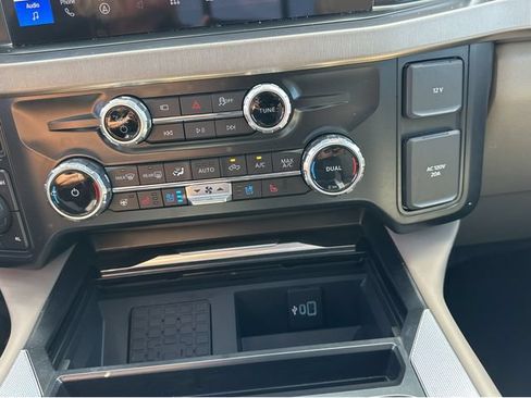 Used 2026 Ford F250 Platinum w/ Platinum Plus Package AWD/4WD image 30