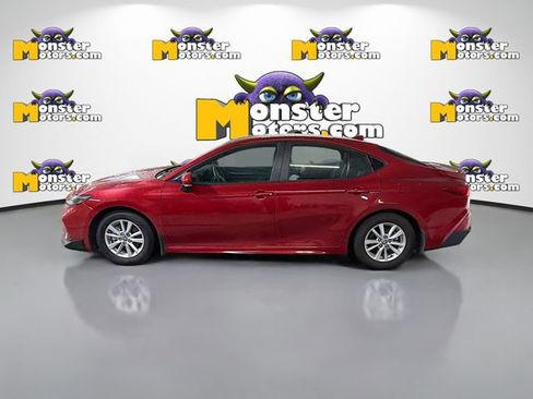 Used 2025 Toyota Camry SE FWD image 7