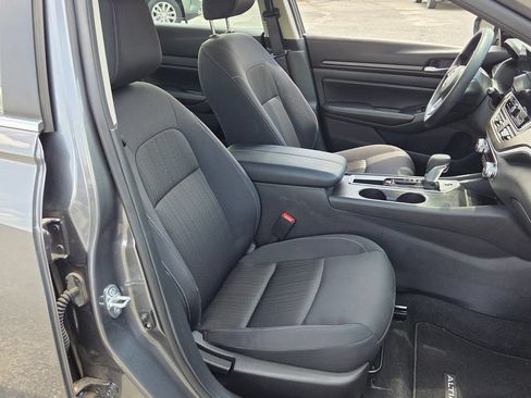 Used 2025 Nissan Altima 2.5 SV w/ SV Special Edition Package FWD image 13