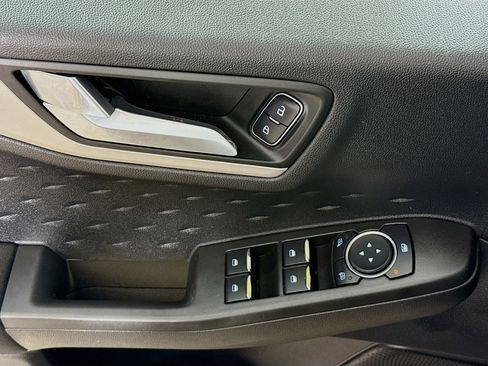 Used 2020 Ford Escape SE FWD image 21