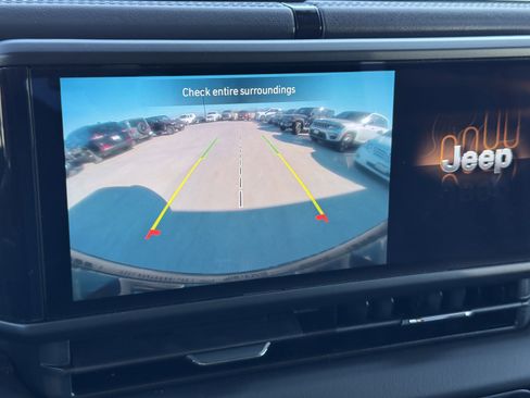 Certified 2025 Jeep Wrangler Unlimited Sahara w/ Safety Group image 17