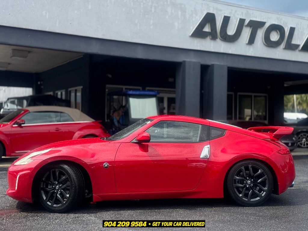 Used 2016 Nissan 370Z Coupe RWD image 4
