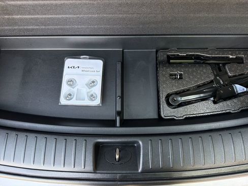 Used 2024 Kia Sorento S w/ Panoramic Sunroof Package FWD image 35
