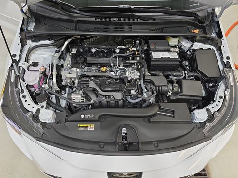 Used 2025 Toyota Corolla LE image 30