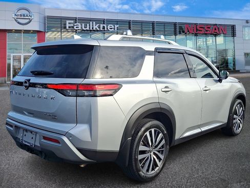 Certified 2022 Nissan Pathfinder Platinum w/ Cargo Package AWD/4WD image 6