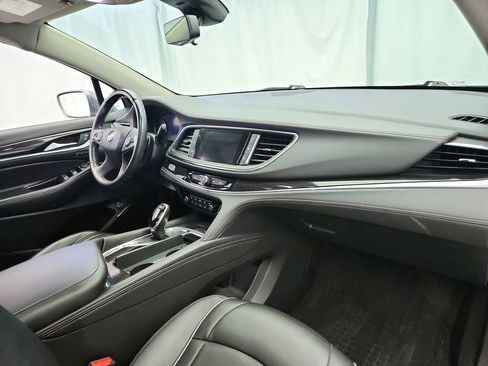 Used 2020 Buick Enclave Avenir w/ Avenir Technology Package AWD/4WD image 32