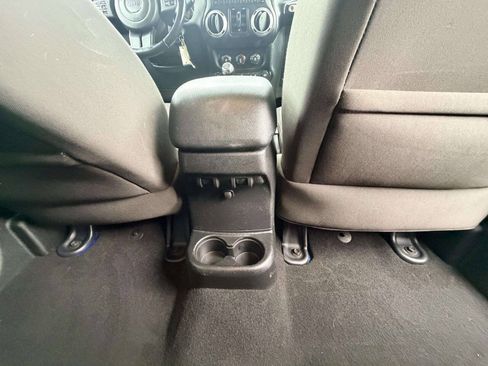 Used 2015 Jeep Wrangler Unlimited Sahara w/ Max Tow Package AWD/4WD image 28