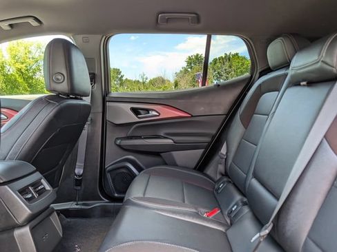 Used 2025 Chevrolet Equinox EV RS w/ LPO, All-Weather Mat Package FWD image 18