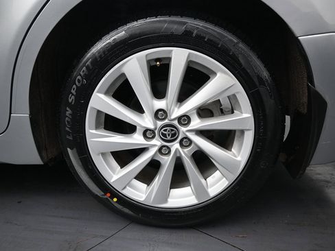 Used 2021 Toyota Camry SE image 32