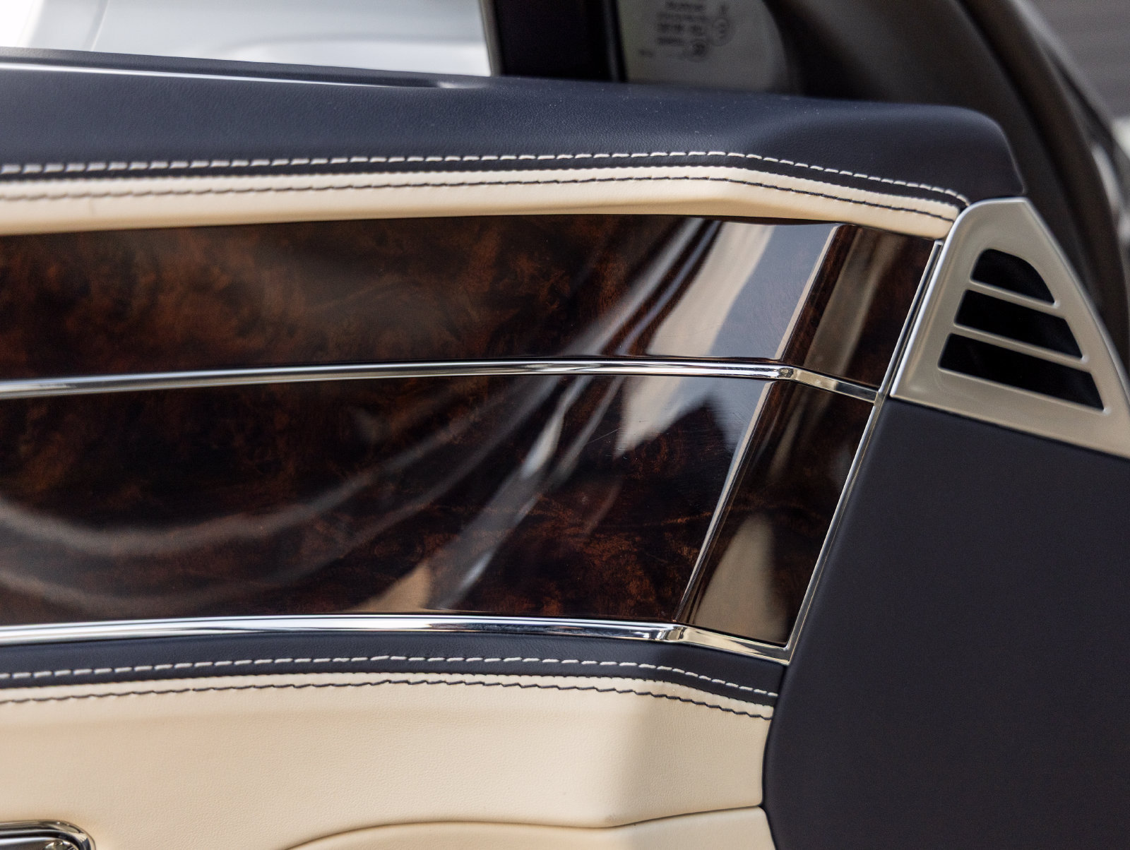 Used 2026 Bentley Flying Spur V8 AWD/4WD image 24