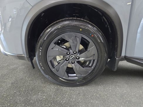 New 2026 Nissan Rogue SV w/ Cold Weather Package FWD image 32