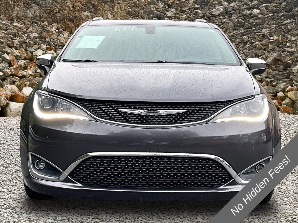 Used 2019 Chrysler Pacifica Limited FWD image 3