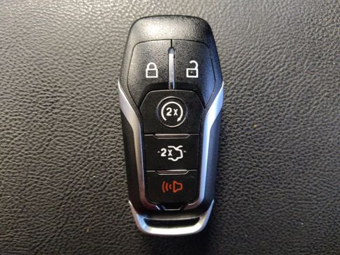 Used 2016 Lincoln MKZ FWD image 32