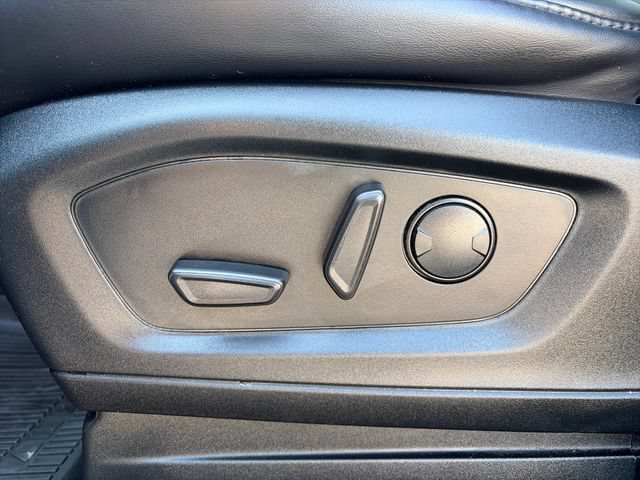 Used 2022 Ford Explorer XLT w/ Equipment Group 202A AWD/4WD image 28