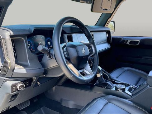 Used 2025 Ford Bronco Badlands AWD/4WD image 18