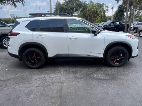Used 2025 Nissan Rogue SV AWD/4WD image 7