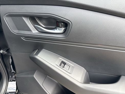 Used 2025 Honda Accord Sport image 40