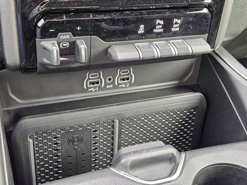 Used 2026 RAM 1500 4x4 Crew Cab image 23