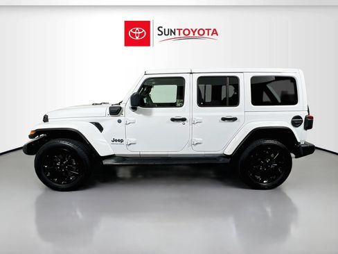 Used 2025 Jeep Wrangler Unlimited Sahara AWD/4WD image 7