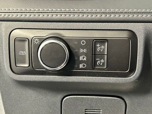 Used 2025 Ford Mustang GT Premium image 31