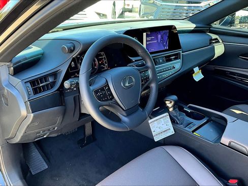 New 2025 Lexus ES 350 w/ Premium Package image 8