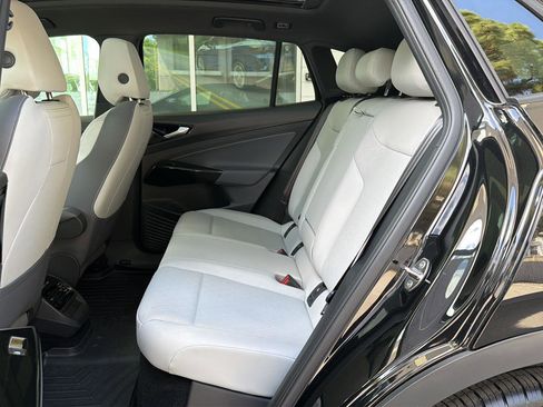 Certified 2022 Volkswagen ID.4 Pro S RWD image 16