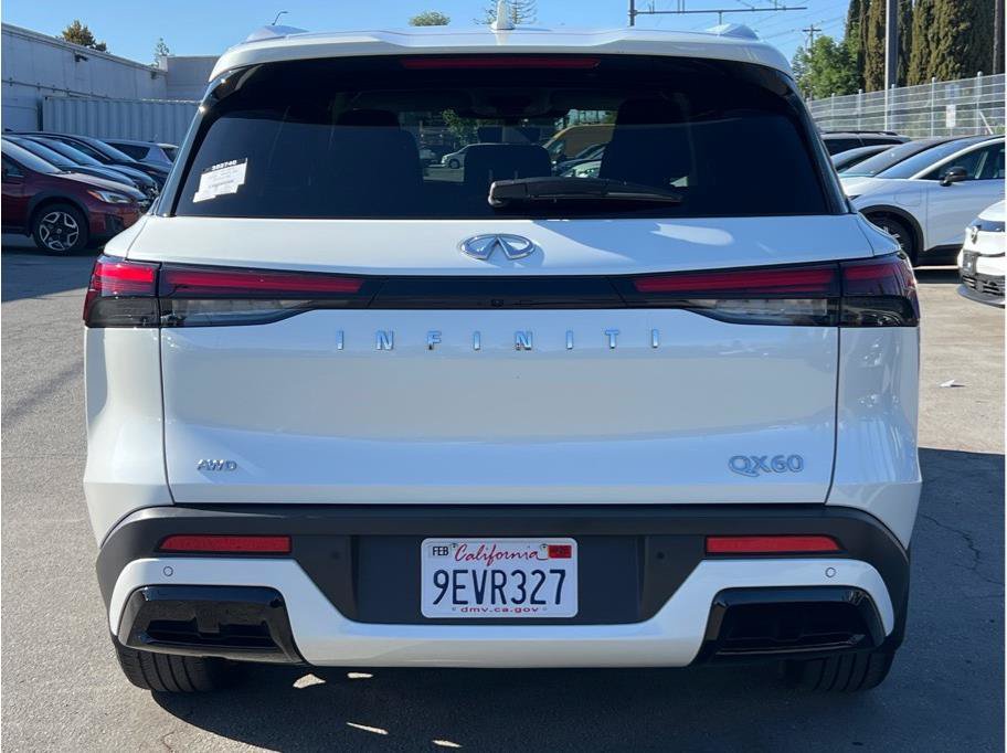 Used 2023 INFINITI QX60 Luxe AWD/4WD image 4