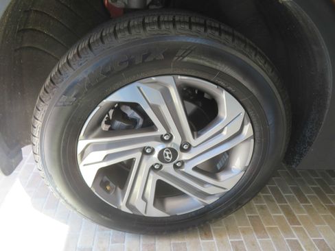 Used 2023 Hyundai Santa Fe SEL w/ Premium Package image 9