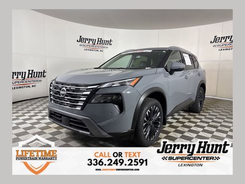 Used 2025 Nissan Rogue SL w/ Tech Package image 1