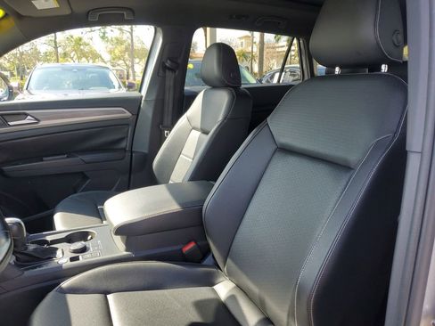 Used 2020 Volkswagen Atlas Cross Sport SE w/ Panoramic Sunroof Package image 23