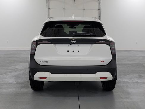 Used 2025 Nissan Kicks SR image 6