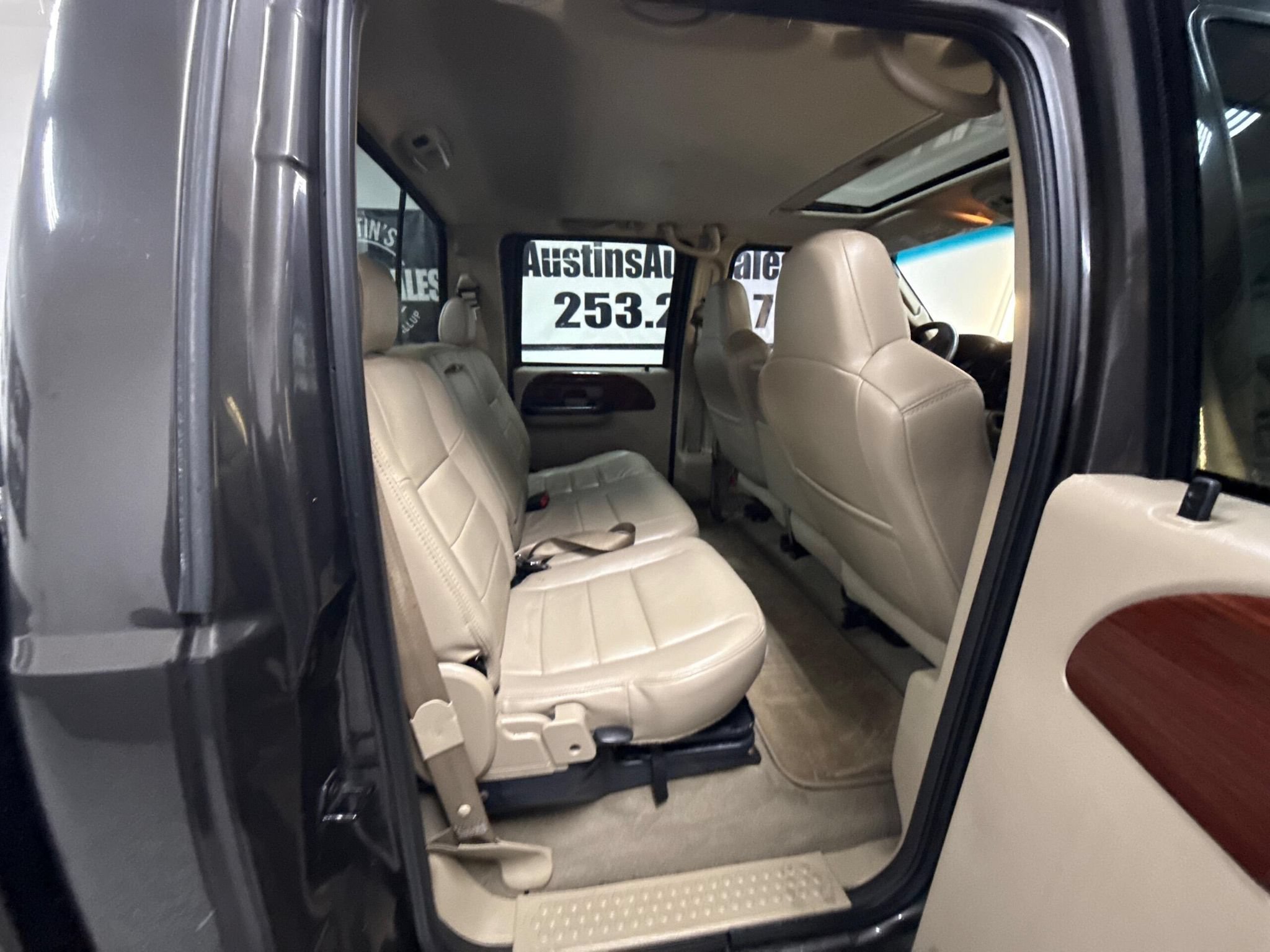 Used 2005 Ford F250 Lariat AWD/4WD image 12