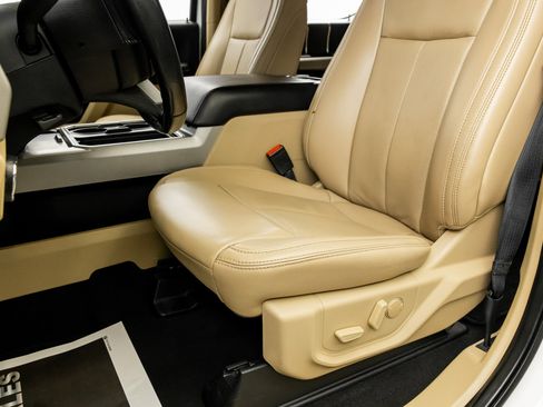 Used 2021 Ford F250 Lariat w/ Lariat Value Package image 31