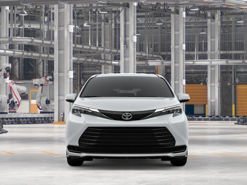 New 2026 Toyota Sienna LE FWD image 20