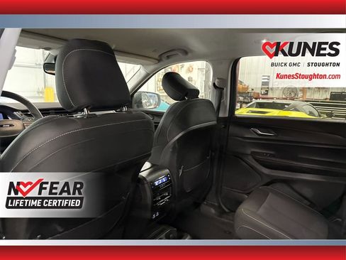 Used 2023 Jeep Grand Cherokee L Laredo image 36