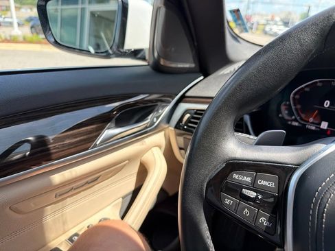 Used 2021 BMW 530i w/ Premium Package RWD image 21