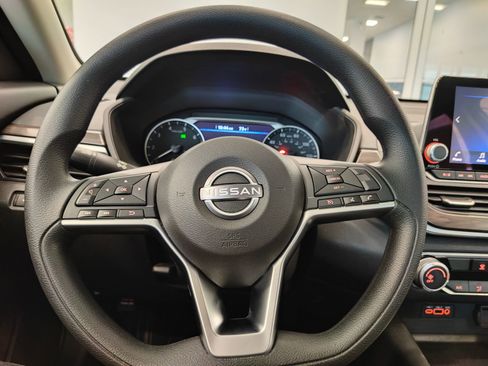 Used 2024 Nissan Altima 2.5 SV image 19