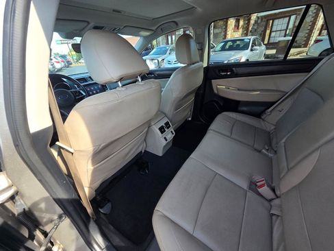 Used 2018 Subaru Outback 2.5i Limited AWD/4WD image 14