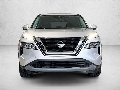 Used 2022 Nissan Rogue SV FWD image 3