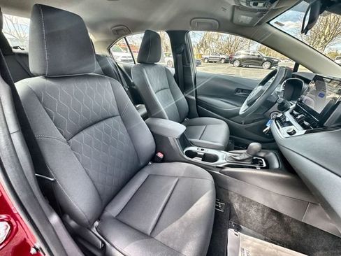 Used 2023 Toyota Corolla LE image 32
