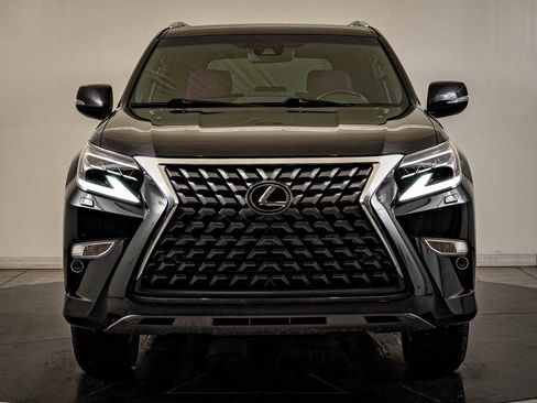 Used 2023 Lexus GX 460 Premium w/ Premium Package image 2