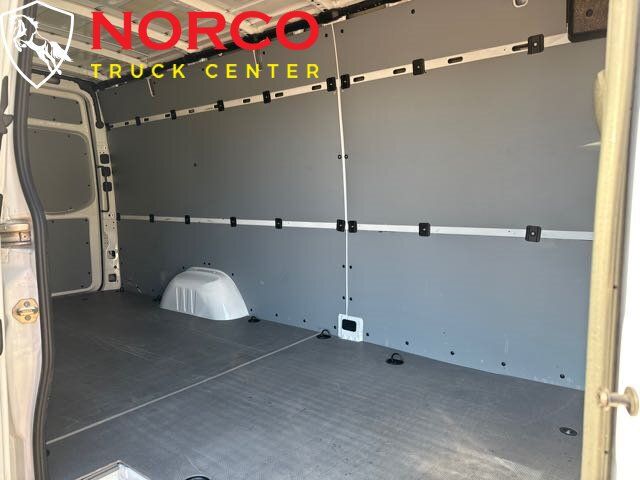 Used 2020 Freightliner Sprinter 2500 RWD image 12