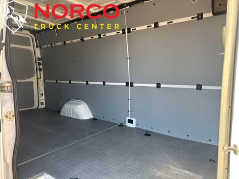 Used 2020 Freightliner Sprinter 2500 image 12