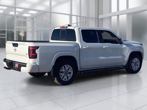Used 2022 Nissan Frontier SV w/ Technology Package image 3