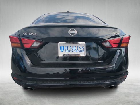 Used 2023 Nissan Altima 2.5 SV w/ SV Premium Package image 4