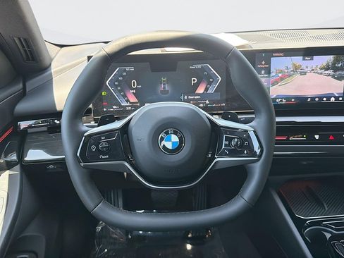 Used 2025 BMW 530i RWD image 8