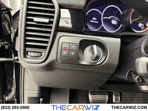 Used 2023 Porsche Cayenne Turbo GT image 50