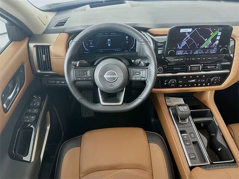 New 2025 Nissan Pathfinder Platinum image 25