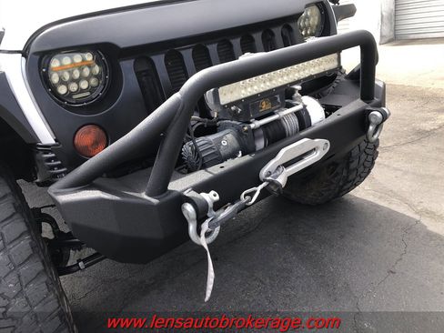 Used 2012 Jeep Wrangler Rubicon w/ Connectivity Group image 18
